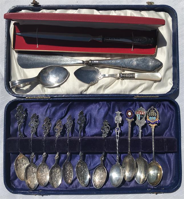 A quanity of white metal and silver items to include shoe horn, letter opener etc.