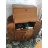 Small 1930’s oak desk, 95cms h, 29cms d, 76cms w