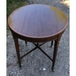 Edwardian circular mahogany table with inlay