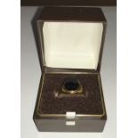 9ct gold dress ring set with black onyx size Q.