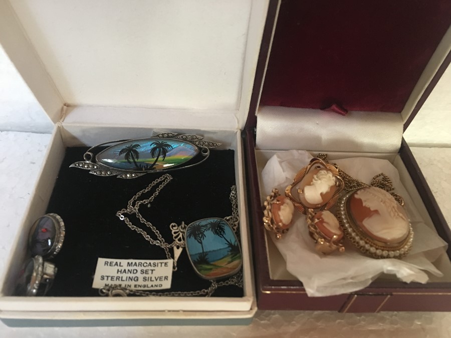 Various items of vintage jewellery to include silver and marcasite necklace, brooch and earrings - Image 2 of 2