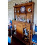 Good quality arts and crafts sideboard in the manor of Mackintosh