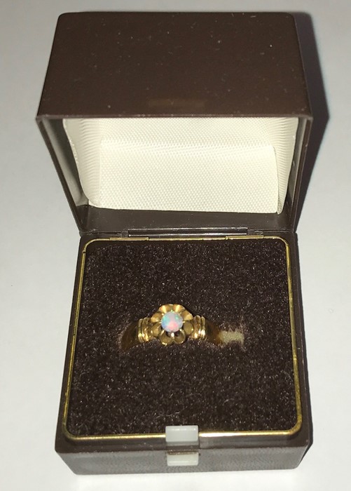 Victorian opal set ring in yellow metal. size O - Image 2 of 2