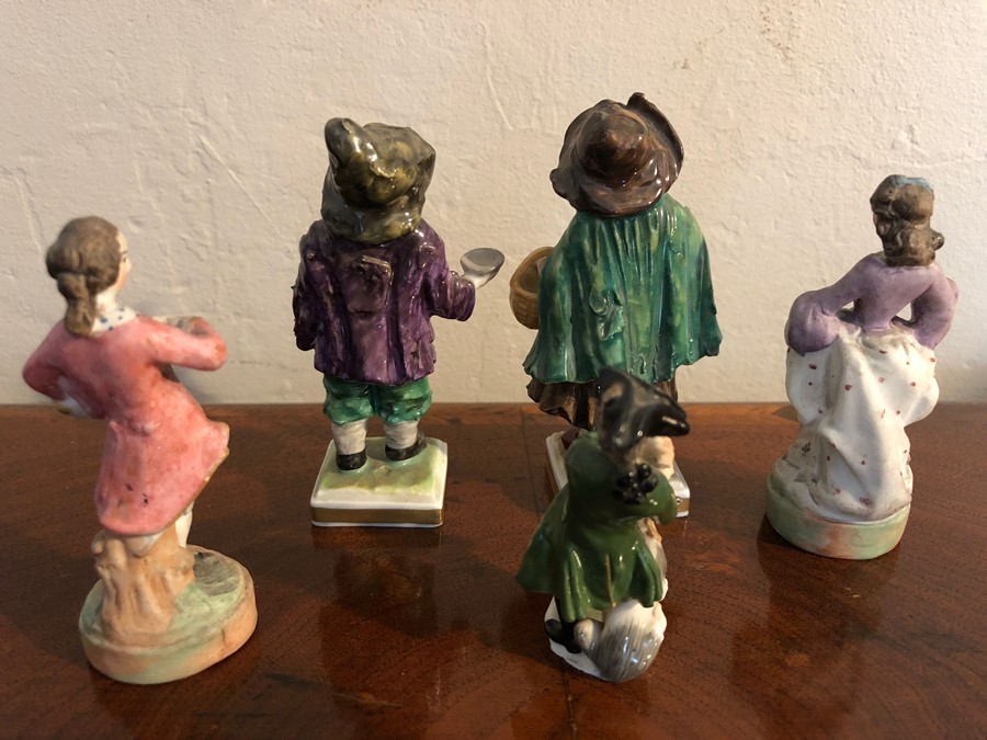 Five small figures with damages - Image 2 of 2