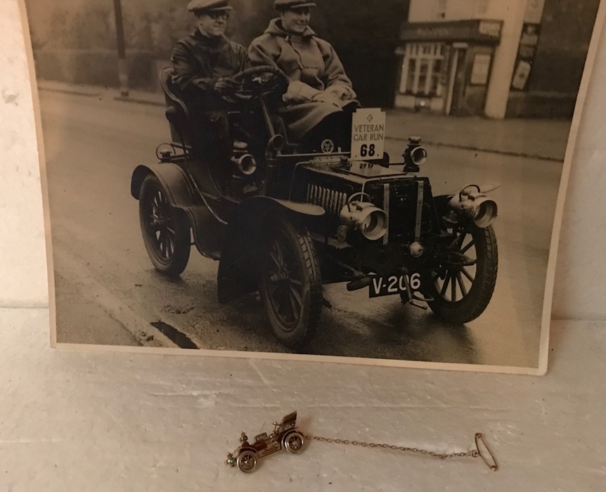 Yellow metal gem set and enamel brooch in the form of a vintage car .Slight a/f to enamel. Marked to - Image 2 of 4