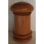 A 19thC boxwood shaker - 7cms h