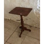 Victorian walnut occasional table 72 x 45 x 34 cms