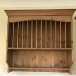 Pine hanging plate rack