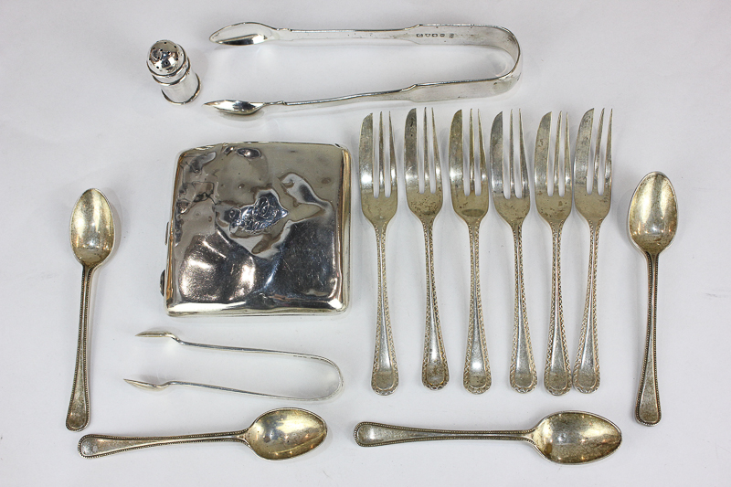 A set of six George V silver cake forks, maker Emile Viner, Sheffield, 1931, together with a set