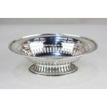 A George V silver oval bon bon dish, maker Charles & Richard Comyns, London, 1926, 3.5oz