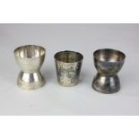 A pair of George V silver tots, double ended with 1 1/2oz and 1oz measures, maker John Dixon,