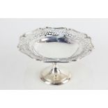 A George V silver tazza, maker Goldsmiths & Silversmiths Co Ltd, London 1911, with pierced floral