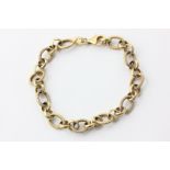 An 18ct gold bracelet, 9.6g