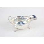 An Elizabeth II silver sauce boat, maker Emile Viner, Sheffield 1965, 3oz