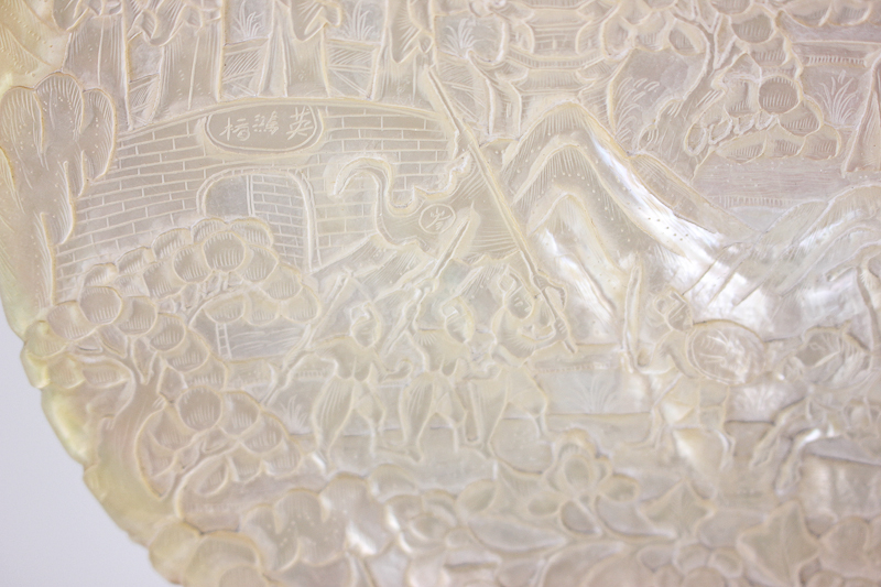 A pair of Chinese mother of pearl table screens, the shells carved with scenes of warriors - Image 3 of 3
