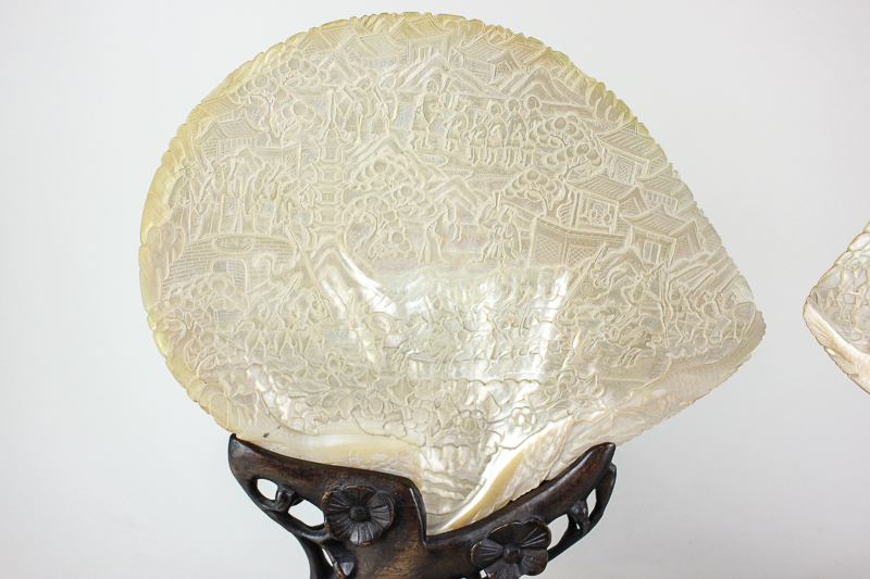 A pair of Chinese mother of pearl table screens, the shells carved with scenes of warriors - Image 2 of 3