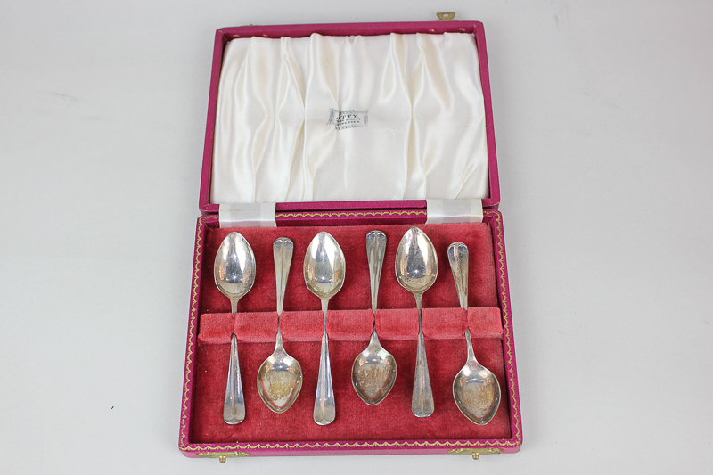 A cased set of six George V silver coffee spoons, maker Emile Viner, Sheffield 1934