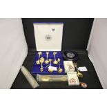 Commemorative: Yellow metal spoons, Golden Jubilee 2002 cased x 4, Bristol Blue paperweight to