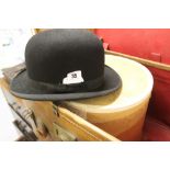 Mens Hats: Late 19th/early 20th cent. Army and navy Stores gentleman's leather hat box 20ins. x 10½