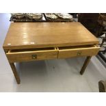 20th cent. Oak desk with 2 drawers to the front.