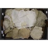 19th/20th cent. Lace: Bruges, Belgium, Honiton and other Devon, Nottingham lace etc. Cuffs