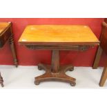 early 19th cent. William IV swivel top tea table with tapered column 32ins. x 28ins. x 18ins.