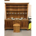 20th cent. Walnut shaker style dresser, the top section has three shelves, the bottom has two