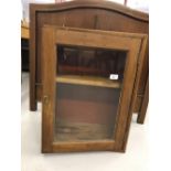 20th cent. Oak 2 shelf display cabinet with key.