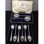 Hallmarked Silver: Spoons, boxed christening set of two spoons, Thomas Bradbury, Sheffield 1916