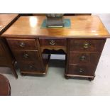 20th cent. Mahogany ladies pedestal desk. Central drawer, flanked either side by three drawers, with
