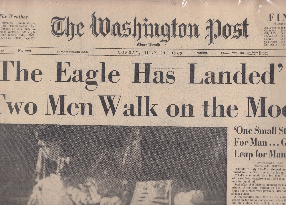 Space Memorabilia: Newspaper, original final edition of the Washington Post July 20th 1969 from