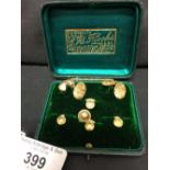 Hallmarked Gold: 9ct. Shirt dress studs x 5, disc backs with floral pattern. Combined weight 3·
