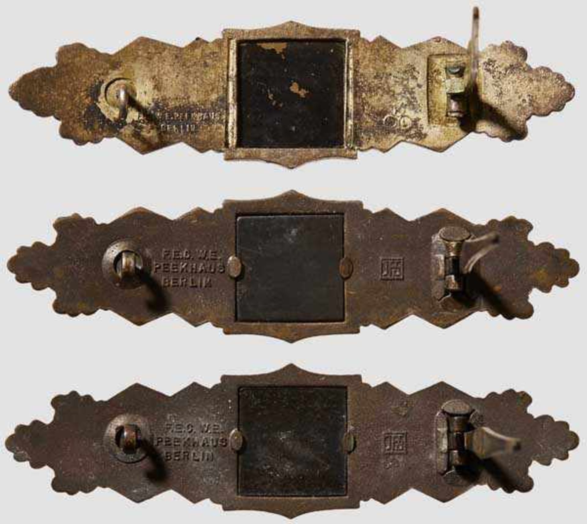 Three Close Combat Clasps Two bronze grade zinc clasps, maker-marked {JFS{ representing Josef Feix - Bild 2 aus 3