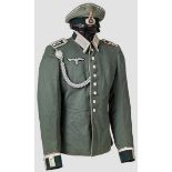 Schirmmütze und Feldbluse für einen Oberfeldwebel im Infanterie-Regiment 17 Schirmmütze aus