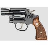 Smith & Wesson, Airweight Mod. 12-2 Kal. .38 S & W Spl., Nr. C972709. Blanker Lauf, Länge 2{.