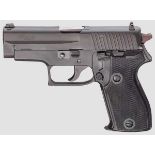 Sig Sauer P 225 (P 6) Kal. 9 mm Luger, Nr. M569082. Nummerngleich. Blanker Lauf, Länge 98 mm.