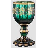 Fein bemalter Glaspokal mit Goldverzierungen, Russland um 1840 Grünes Glas, handgemalter,