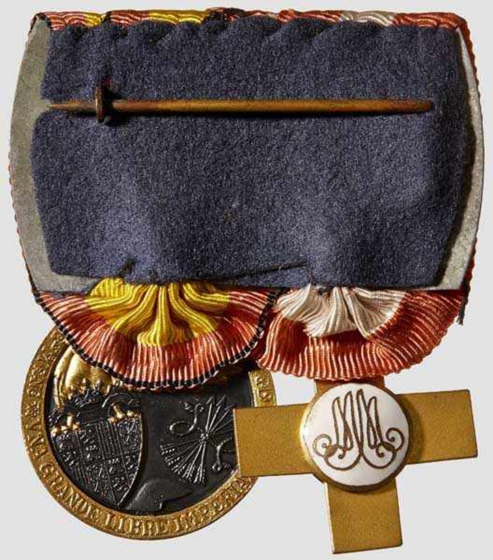 A Spanish Civil War Medal Bar Mounted as worn German-style, comprising: Spanish, Military Merit - Bild 2 aus 2