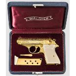 Walther PPK-L, Ulm, graviert, vergoldet, in Schatulle Kal. 7,65 mm, Nr. 518041. Blanker Lauf.