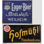 Zwei Emaille-Brauerei-Werbeschilder {Lager-Bier Bräuwastl Weilheim{, gewölbtes Schild der 20er