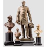 Otto Fürst von Bismarck (1815 - 1898) - vier Metallfiguren Stehende Ganzfigur aus Buntmetall in