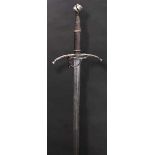 Maximilianisches Schwert zu anderthalb Hand, süddeutsch um 1520 Schlanke Rückenklinge mit beidseitig