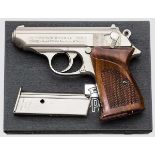 Walther PPK, Ulm, Ganzstahl, satiniert, in Box Kal. 9 mm kurz, Nr. 804204. Nummerngleich. Blanker