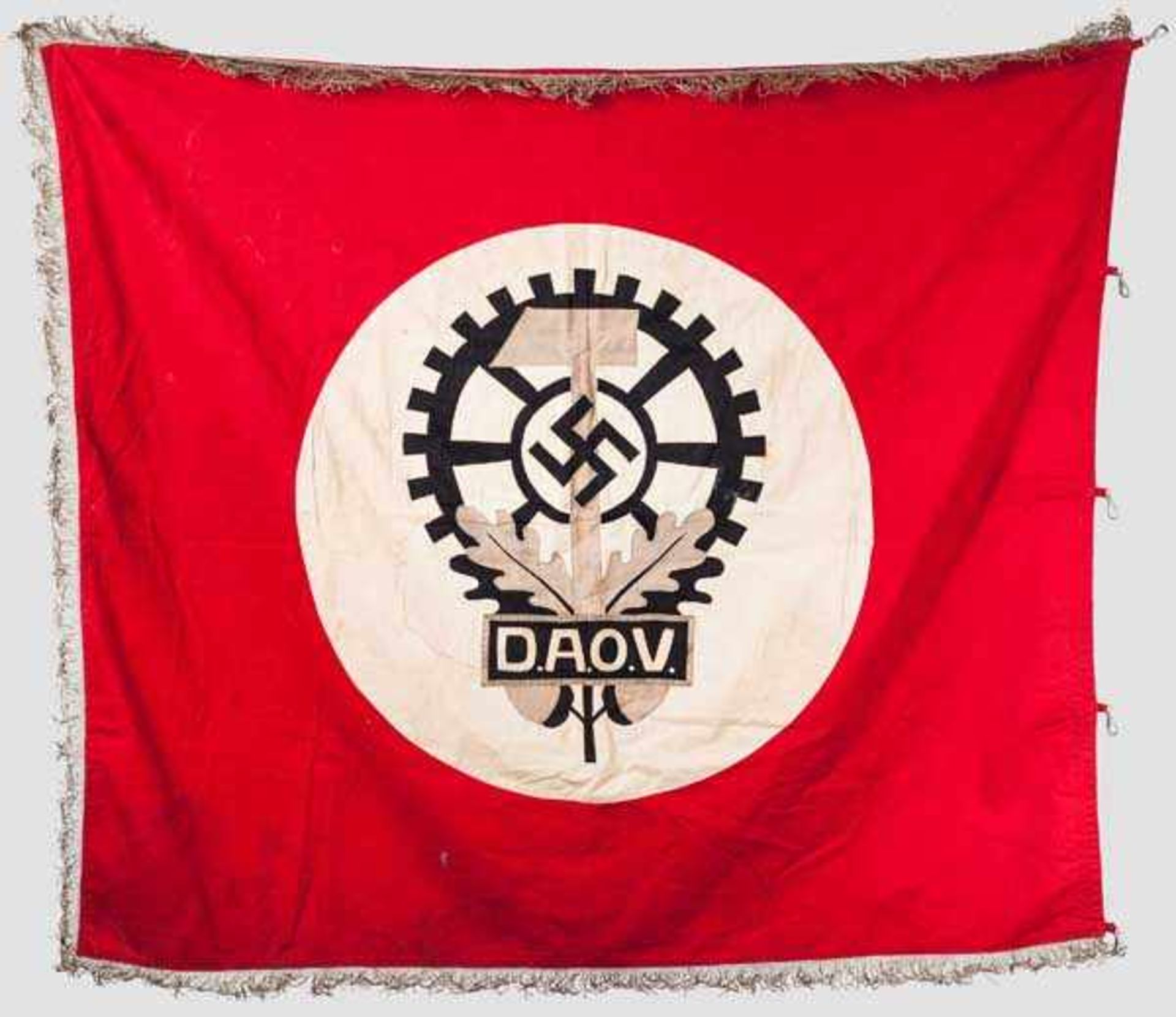 Fahne der Zahlstelle der Deutschen Arbeitsopfer-Versorgung (DAOV) in Werries Rotes Fahnenleinen - Bild 2 aus 2