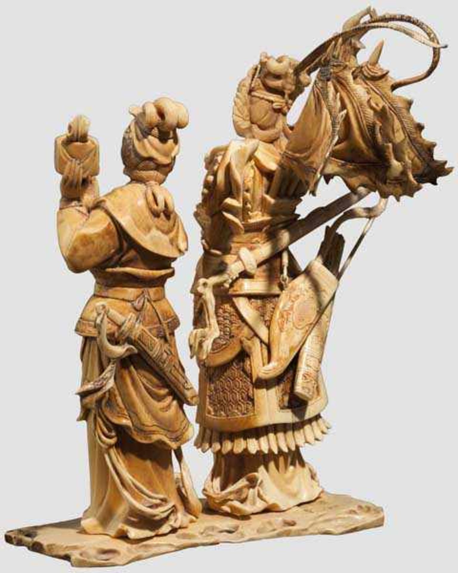 Elfenbein-Figurengruppe, China um 1920 Vollplastisch und detailliert geschnitzte Darstellung - Bild 4 aus 4
