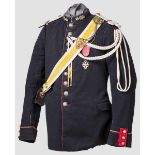 Rock für Angehörige der Gendarmerie zu Pferd um 1900 Schwarzblaues Tuch mit ponceauroten