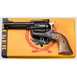 Ruger Blackhawk, im Karton Kal. .357 Mag., Nr. 133626. Blanker Lauf, Länge 4-5/8{. Sechsschüssig.