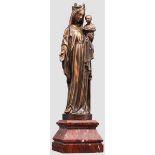 Bronze-Madonna, Frankreich, 19. Jhdt. Stehende, bekrönte Madonna mit langem Faltenwurf und dem