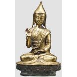 Lama Tsonkapa, Tibet, 18./19. Jhdt. Sitzende Bronzefigur eines Lamas, die rechte Hand im