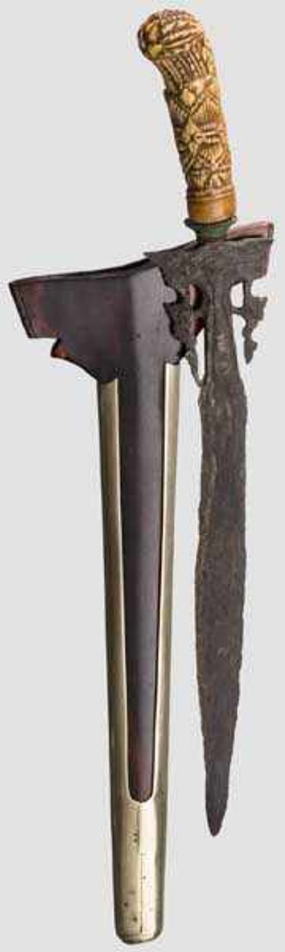 Kris, Java, mit Klinge aus Jenggala um 1300 Zweischneidige Pamorklinge mit ornamental durchbrochen